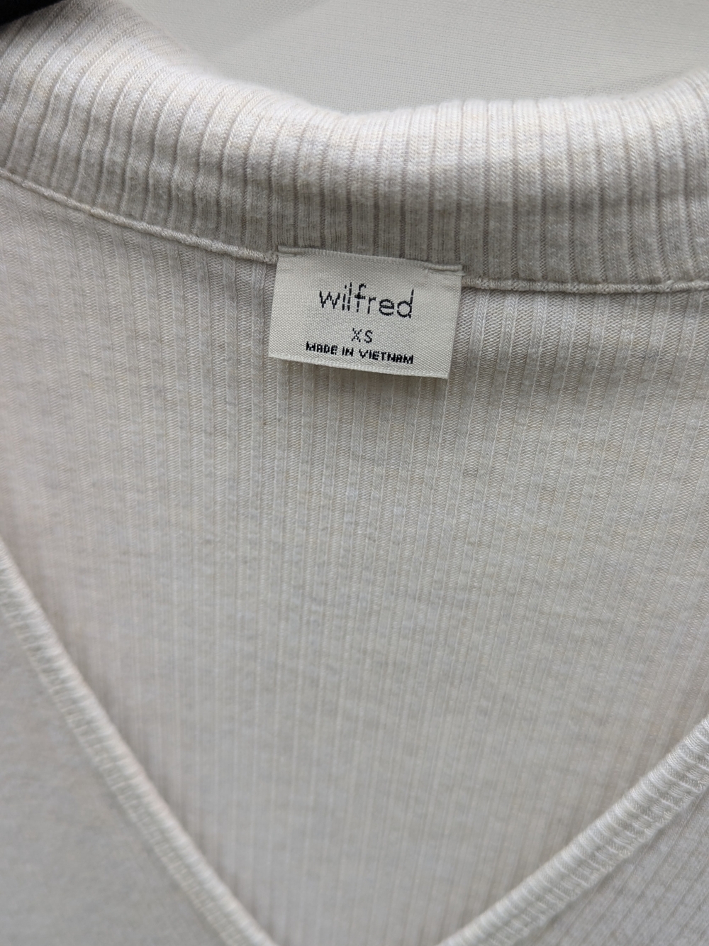 Wilfred Off White Ribbed V-Neck Polo Sweater Top Aritzia Basic Clean City Girl - Picture 9 of 15